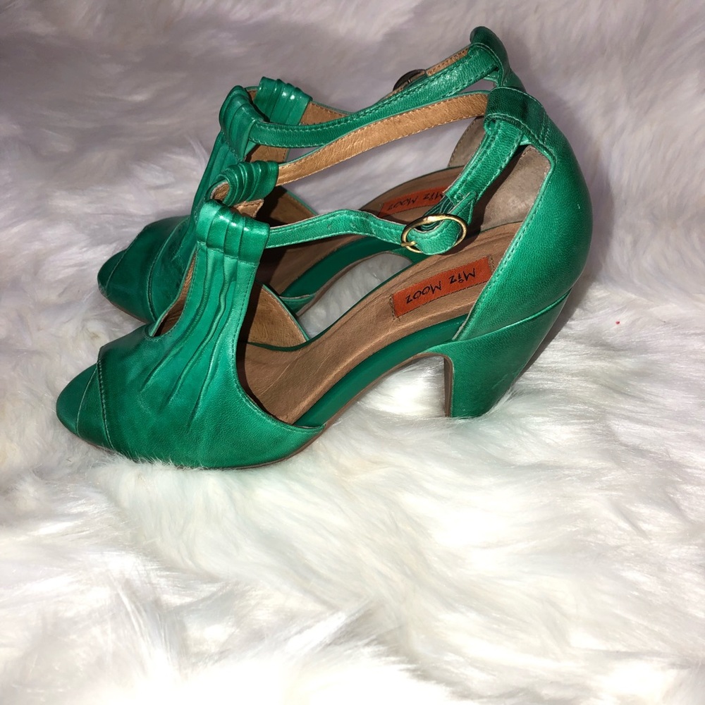 Miz Mooz Peep Toe buckle back heels NIB - Picture 3 of 6